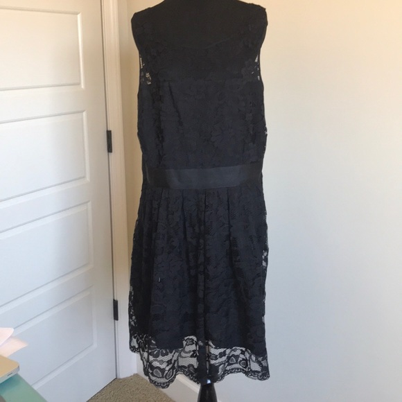 ModCloth Zip up Little black dress - Picture 2 of 6
